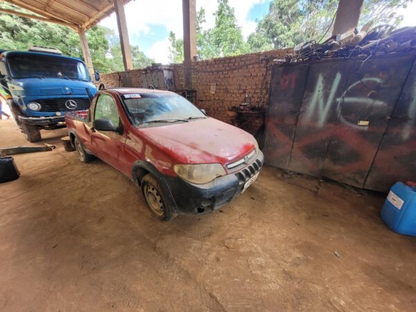 Caminhonete Fiat Strada Fire Flex leilão de veiculos de prefeitura