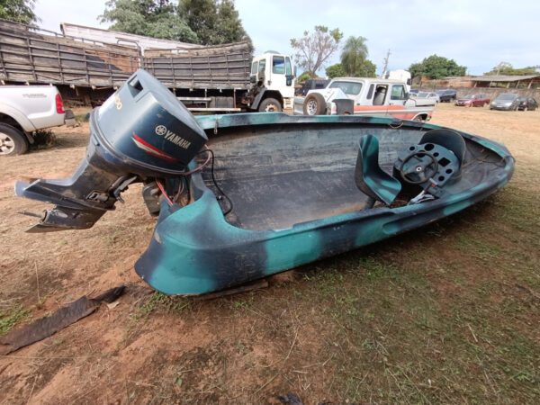 barco Yamaha com Motor de Popa 200HP Leilão de combate ao Trafico