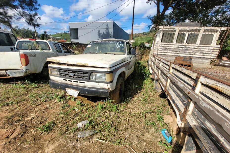 GM D20 Custom S leilão de veiculos de prefeitura