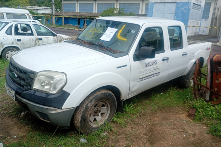 Leilão de Universidade Federal CAMINHONETE FORD RANGER XL