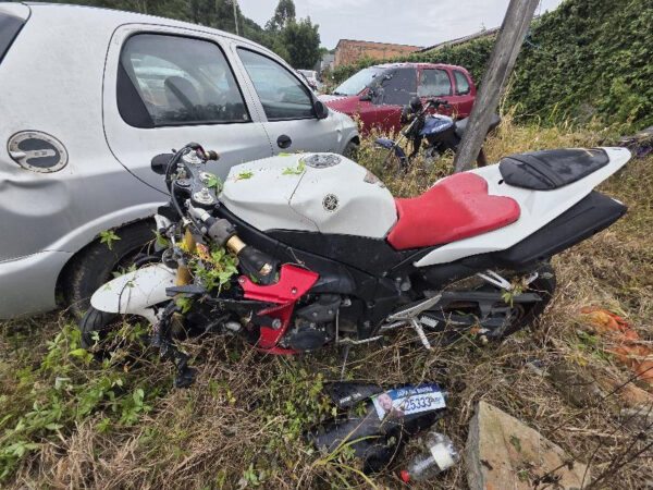 Moto Yamaha YZF R1