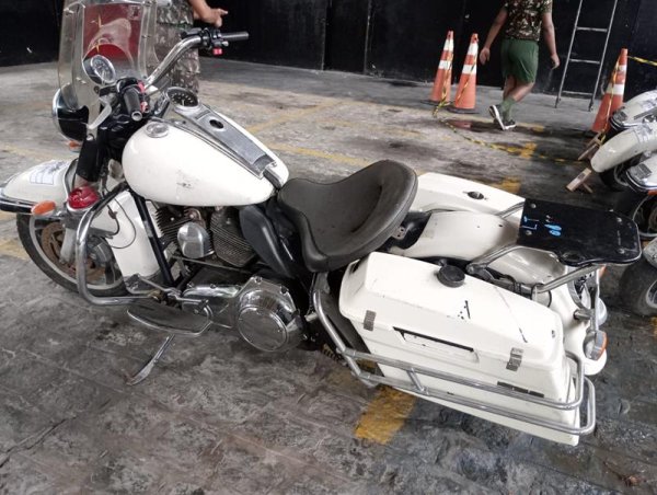 POLice FLHP ROAD KING 01 PSG 2X1 HARLEY DAVIDSON Leilão do Exercito tem 16 motos