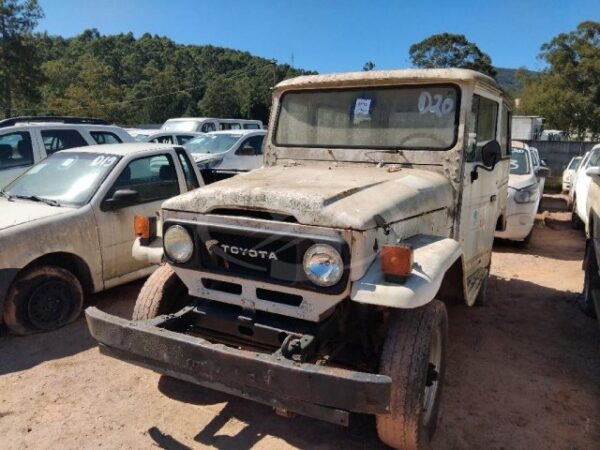 TOYOTA BANDEIRANTE leilão veiculos de frota governo estado de são paulo