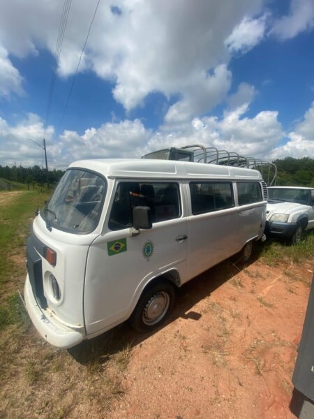 Volkswagen KOMBI Leilão do Exercito