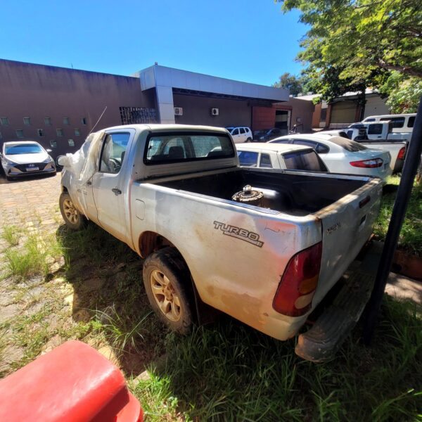 leilão veiculos universidade federal Toyota Hilux