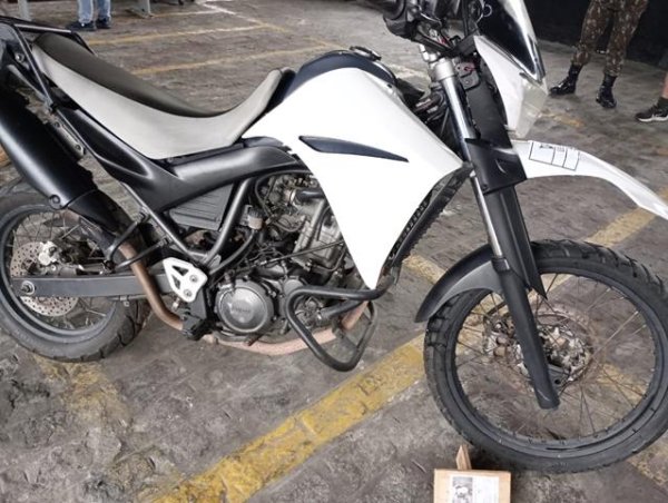 moto XT 660R 02 PSG 2X1 YAMAHA Leilão do Exercito tem 16 motos