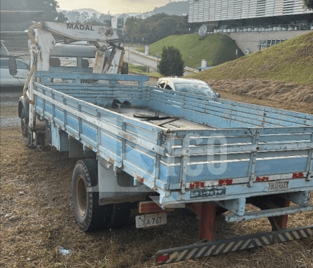 Caminhão M.BENZ L 1518 - COM IMPLEMENTO MUNK Leilão da Eletrobras