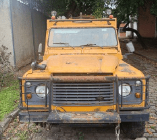 LAND ROVER DEFENDER Leilão da Força Aérea