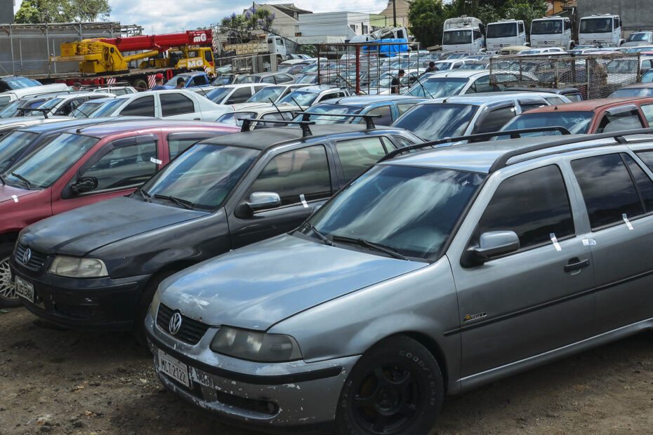 Leilão do Detran Paraná Tem Audi A1, Corolla e Sprinter a Partir de R$ 3 Mil
