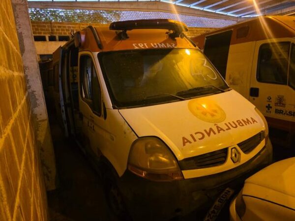 RENAULT MASTERAMB Leilão de Prefeitura