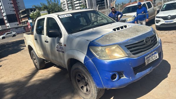TOYOTA HILUX 4X4 leilão de frota construtora