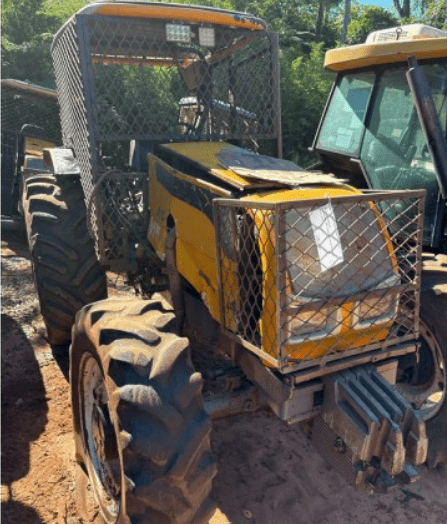 Trator de Pneus Valtra A750 4x4 Mega Leilão do Agro