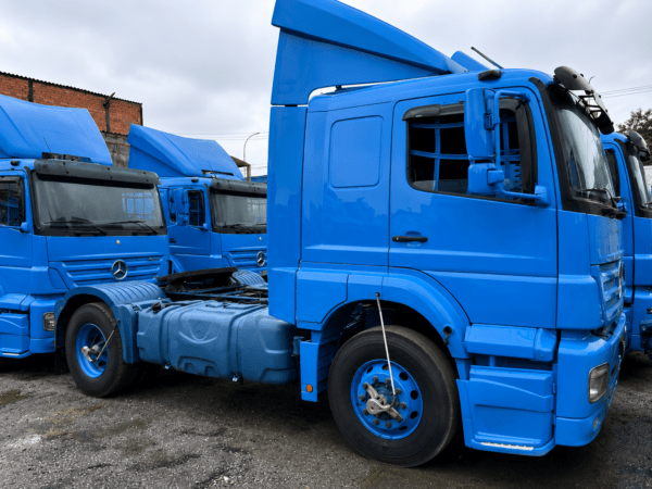 Cavalo Mecânico Mercedes-Benz Axor 1933 S 4x2 2011